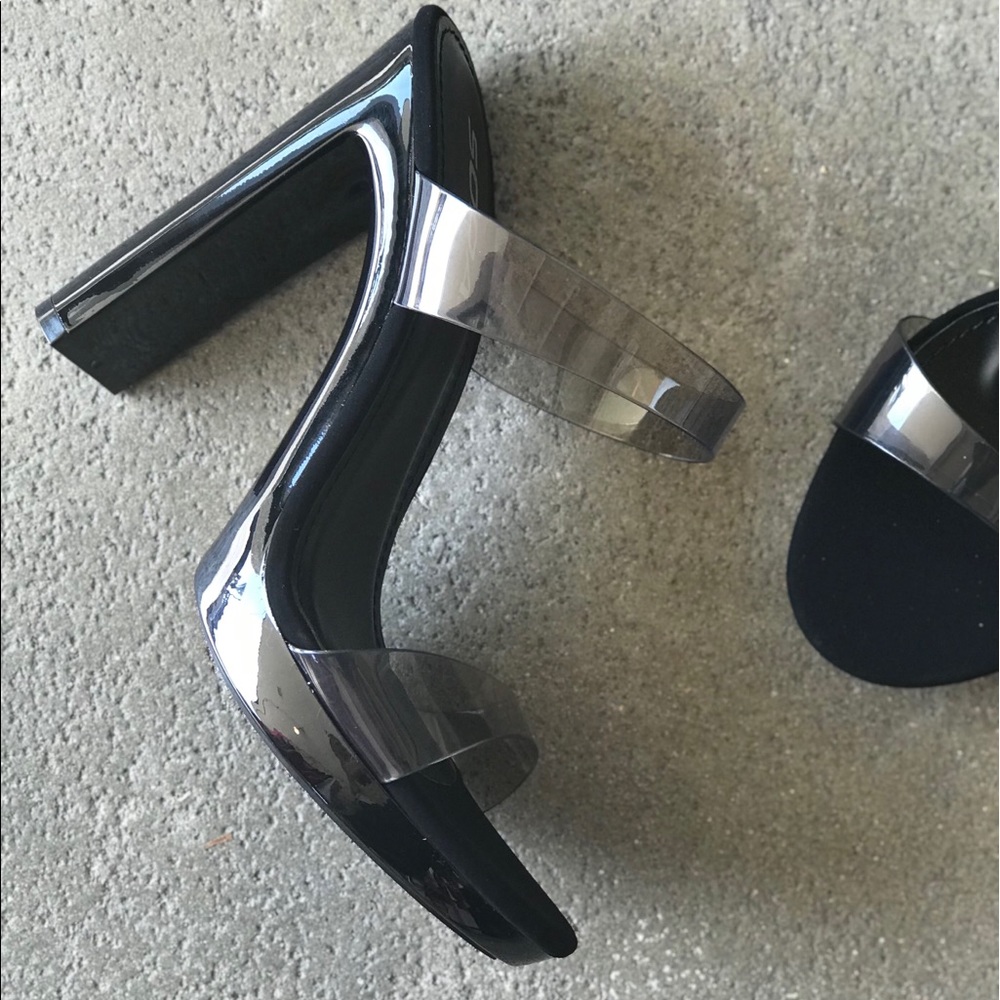 6.5 Known Transparent Smokey Lucite Platform Heel - Picture 3 of 8